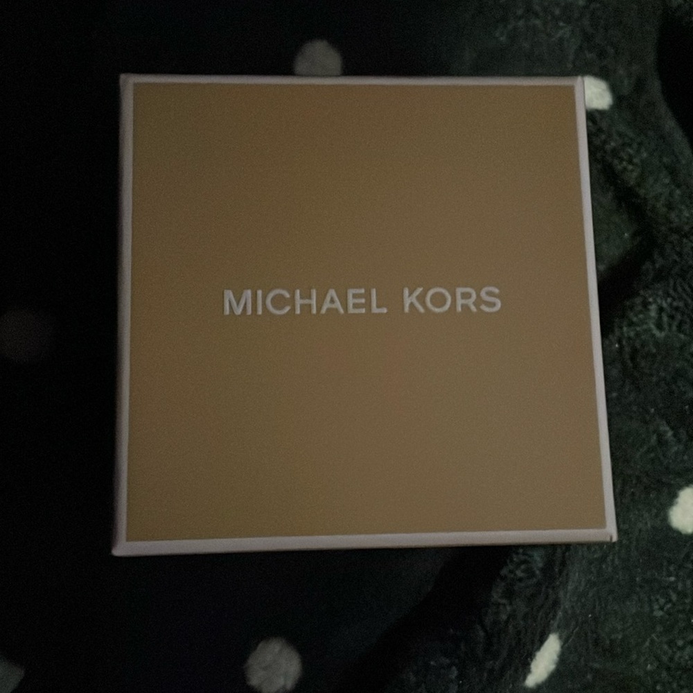 NWT MICHEAL KORS BRACLET